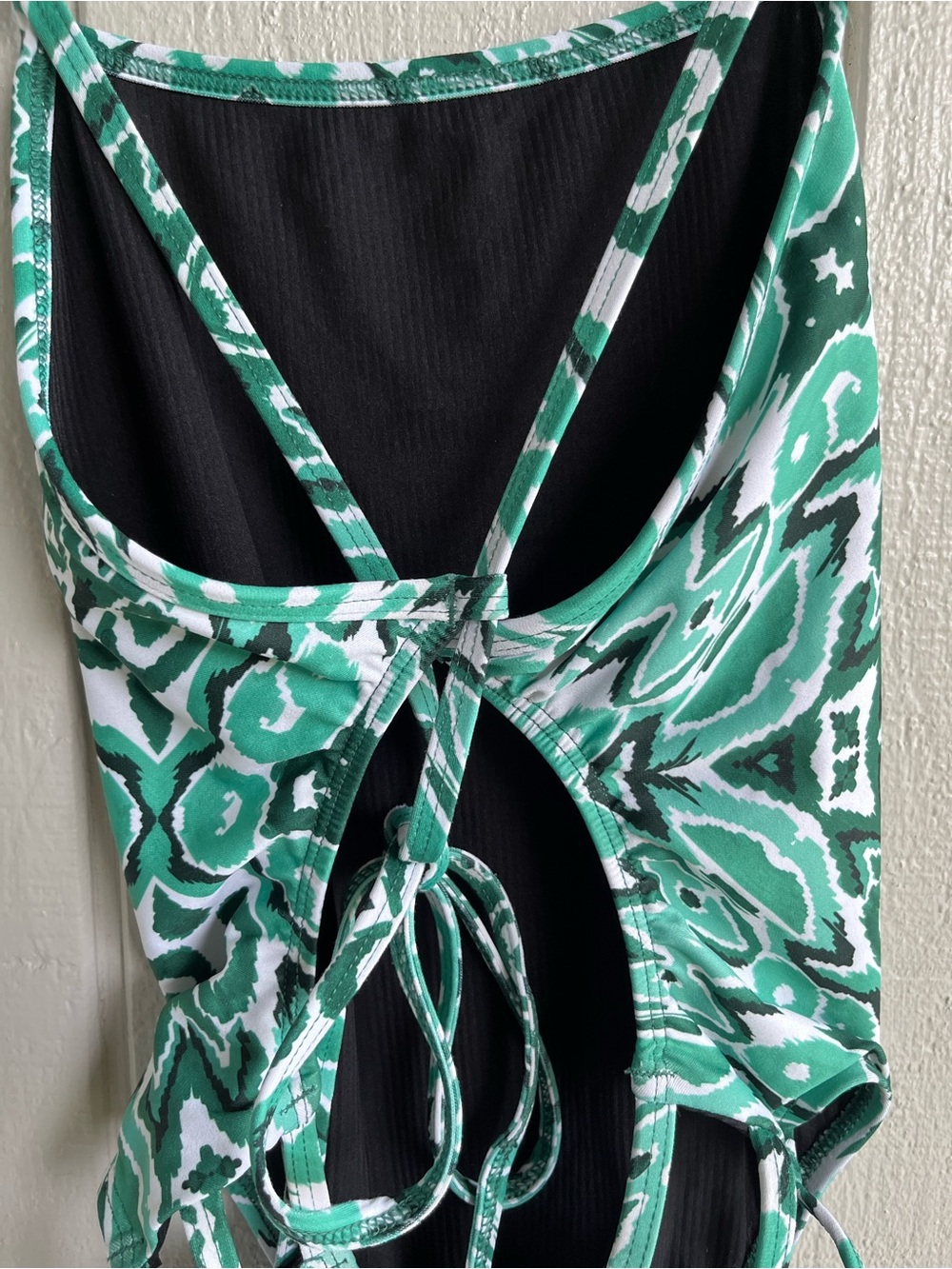 Jolyn Nico 2 One Piece Tie Back Swimsuit in Joy Green Print Size 30 - Picture 6 of 7